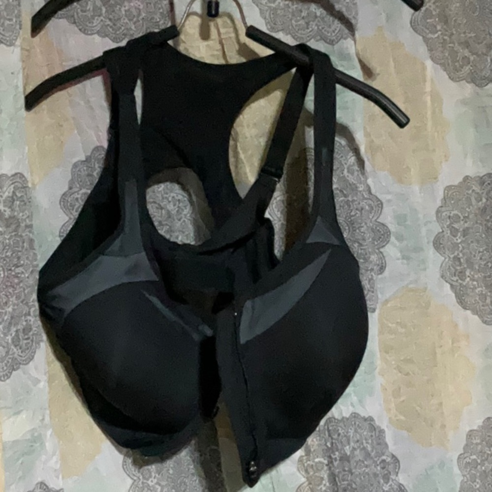 Brand new sports bra